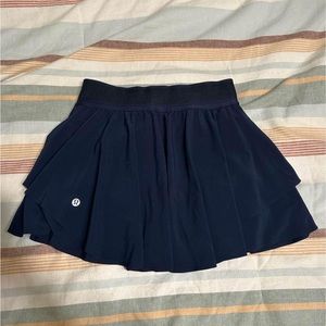 Lululemon court rival skirt